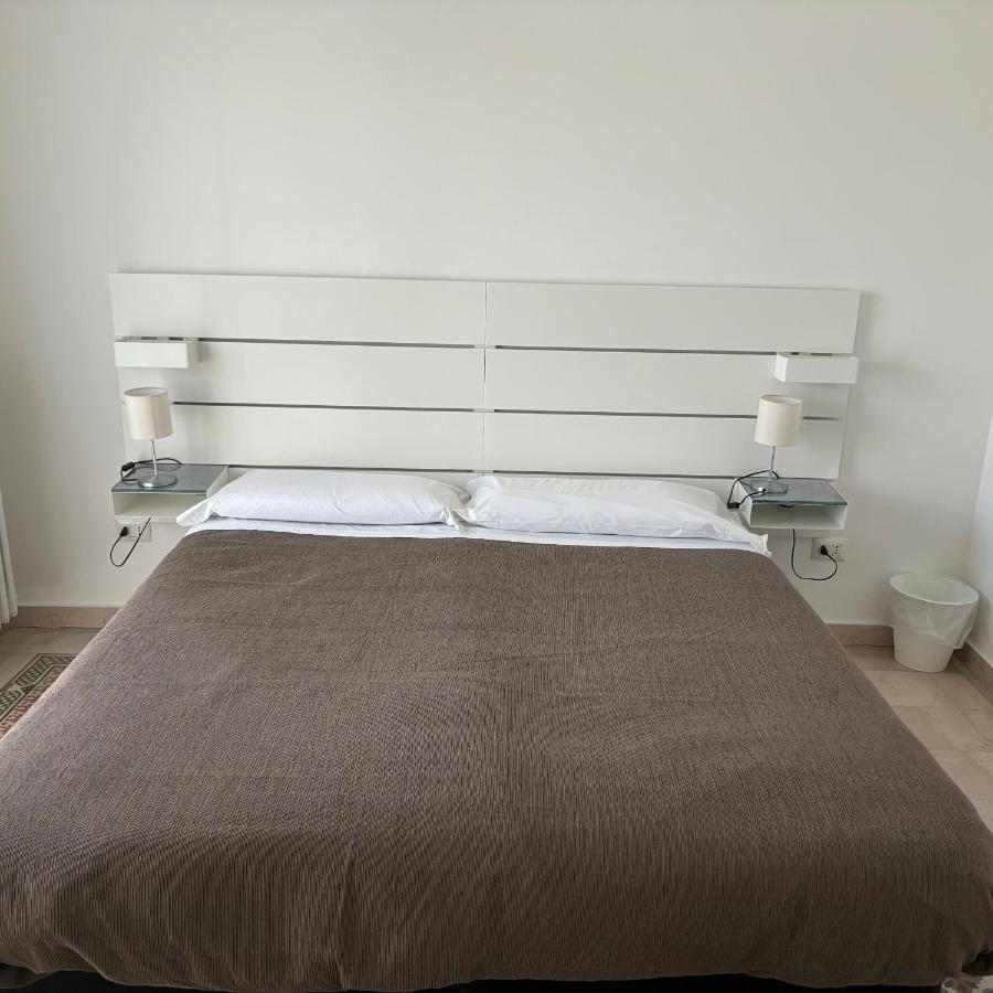 Room & Parking In Centro Citta Con Parcheggio Privato E Wifi Potenza Ngoại thất bức ảnh