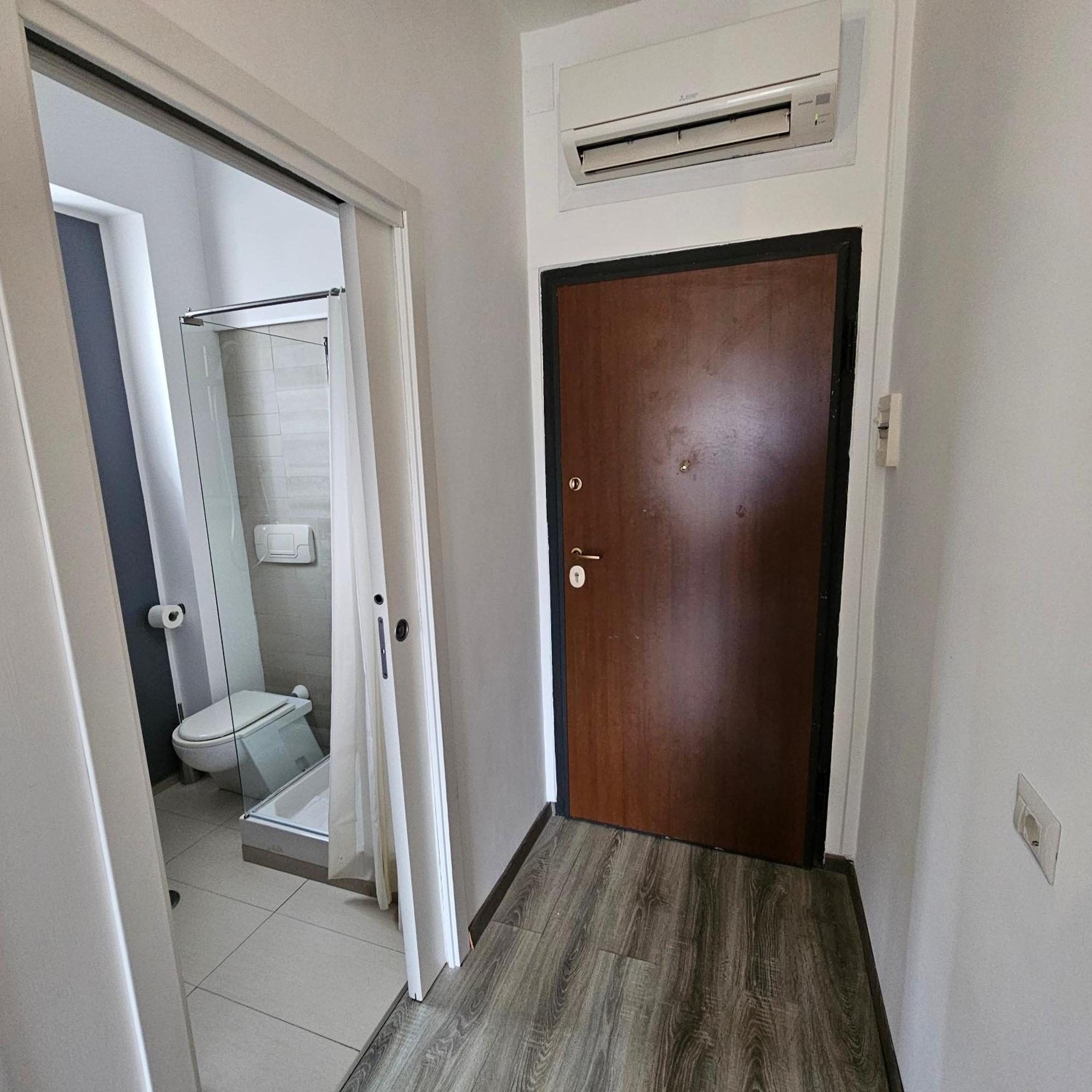 Room & Parking In Centro Citta Con Parcheggio Privato E Wifi Potenza Ngoại thất bức ảnh