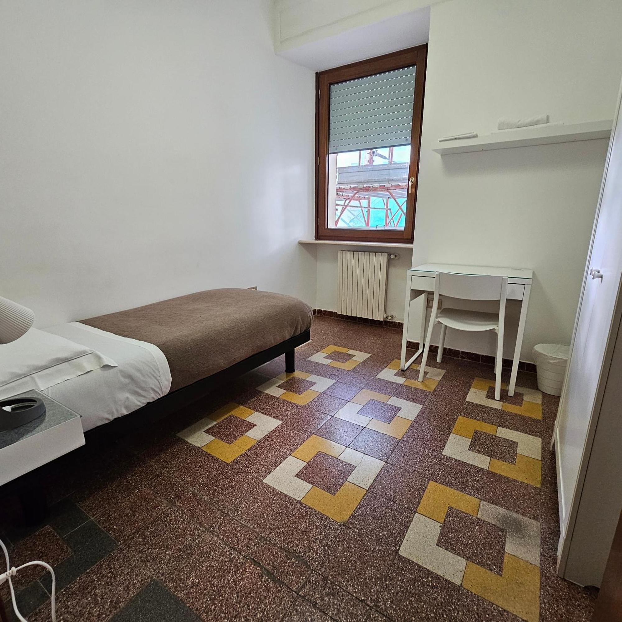Room & Parking In Centro Citta Con Parcheggio Privato E Wifi Potenza Ngoại thất bức ảnh