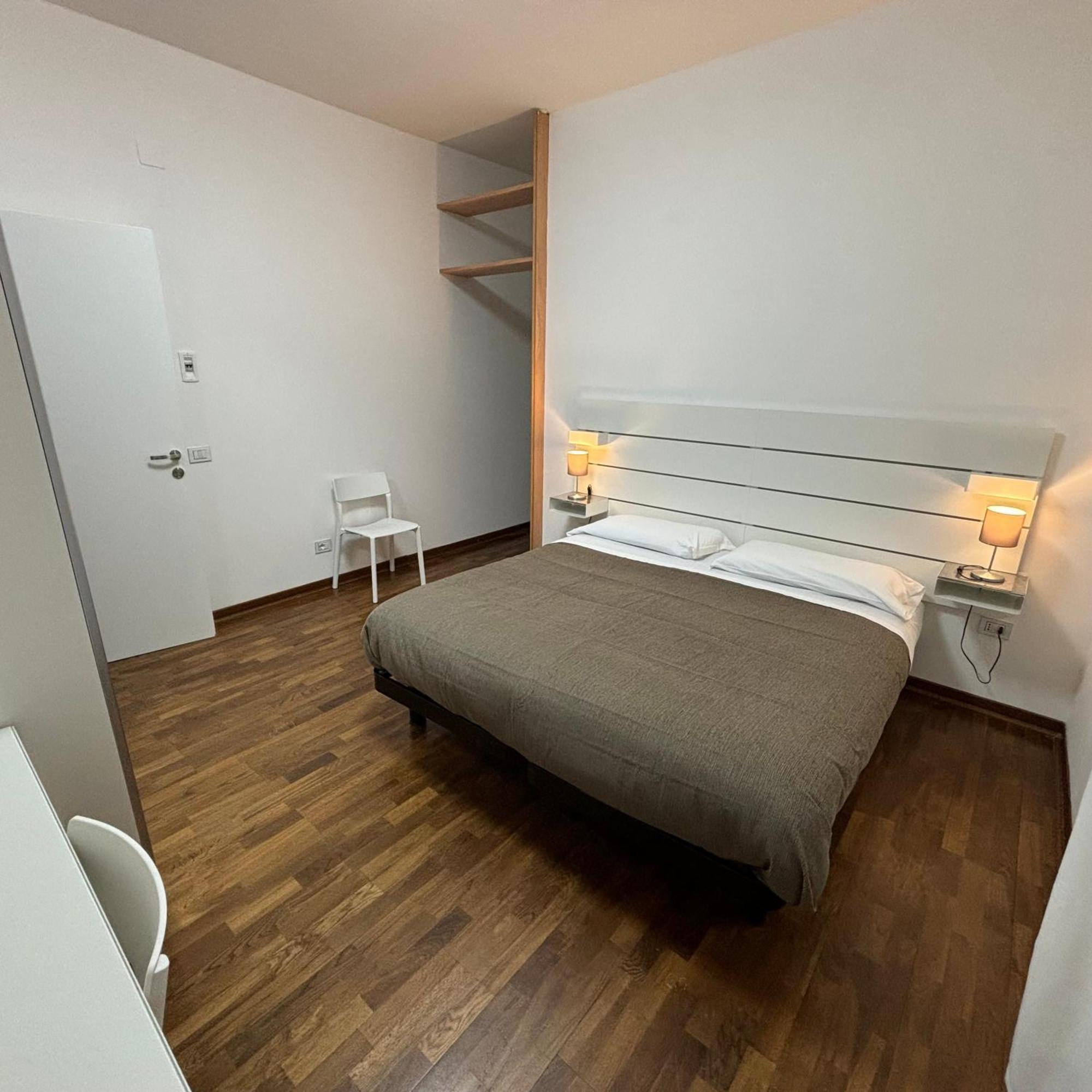 Room & Parking In Centro Citta Con Parcheggio Privato E Wifi Potenza Ngoại thất bức ảnh
