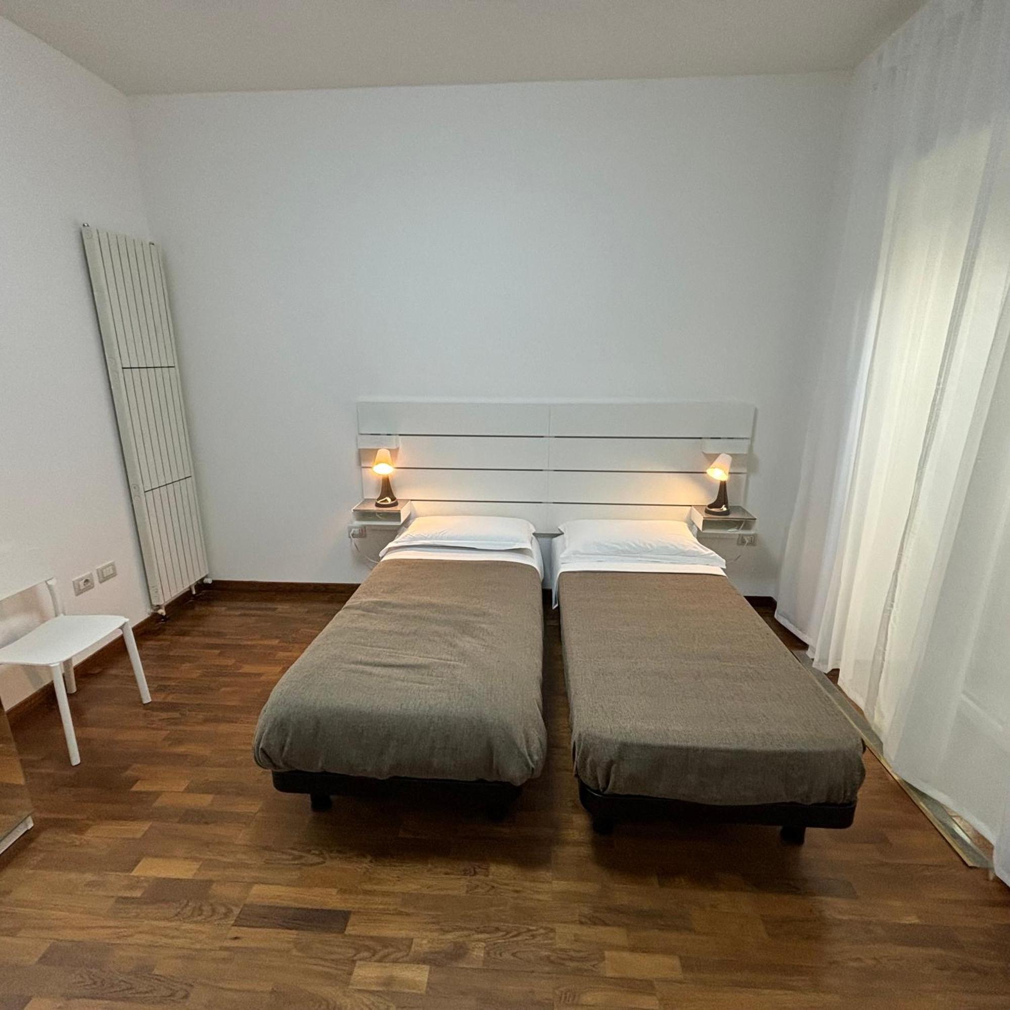 Room & Parking In Centro Citta Con Parcheggio Privato E Wifi Potenza Ngoại thất bức ảnh