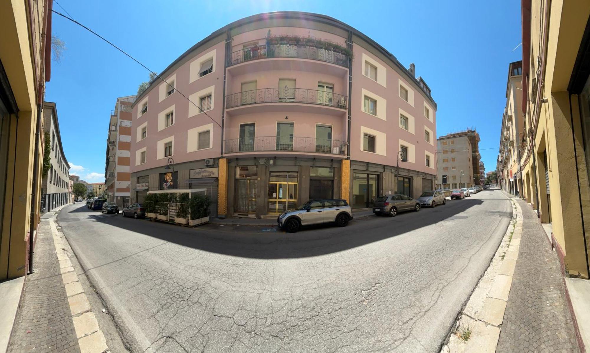 Room & Parking In Centro Citta Con Parcheggio Privato E Wifi Potenza Ngoại thất bức ảnh