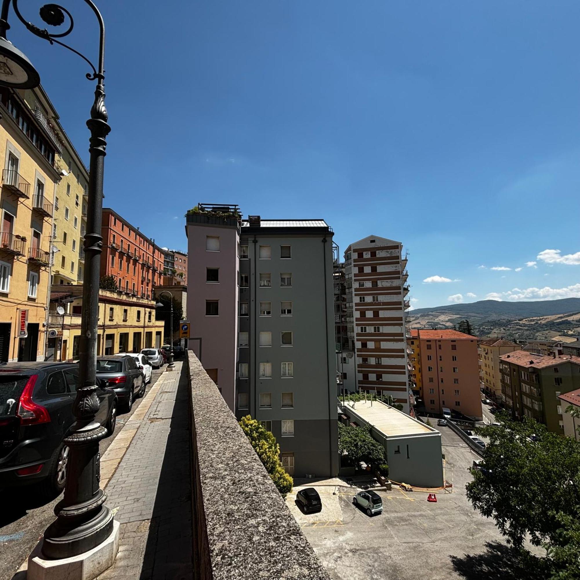 Room & Parking In Centro Citta Con Parcheggio Privato E Wifi Potenza Ngoại thất bức ảnh
