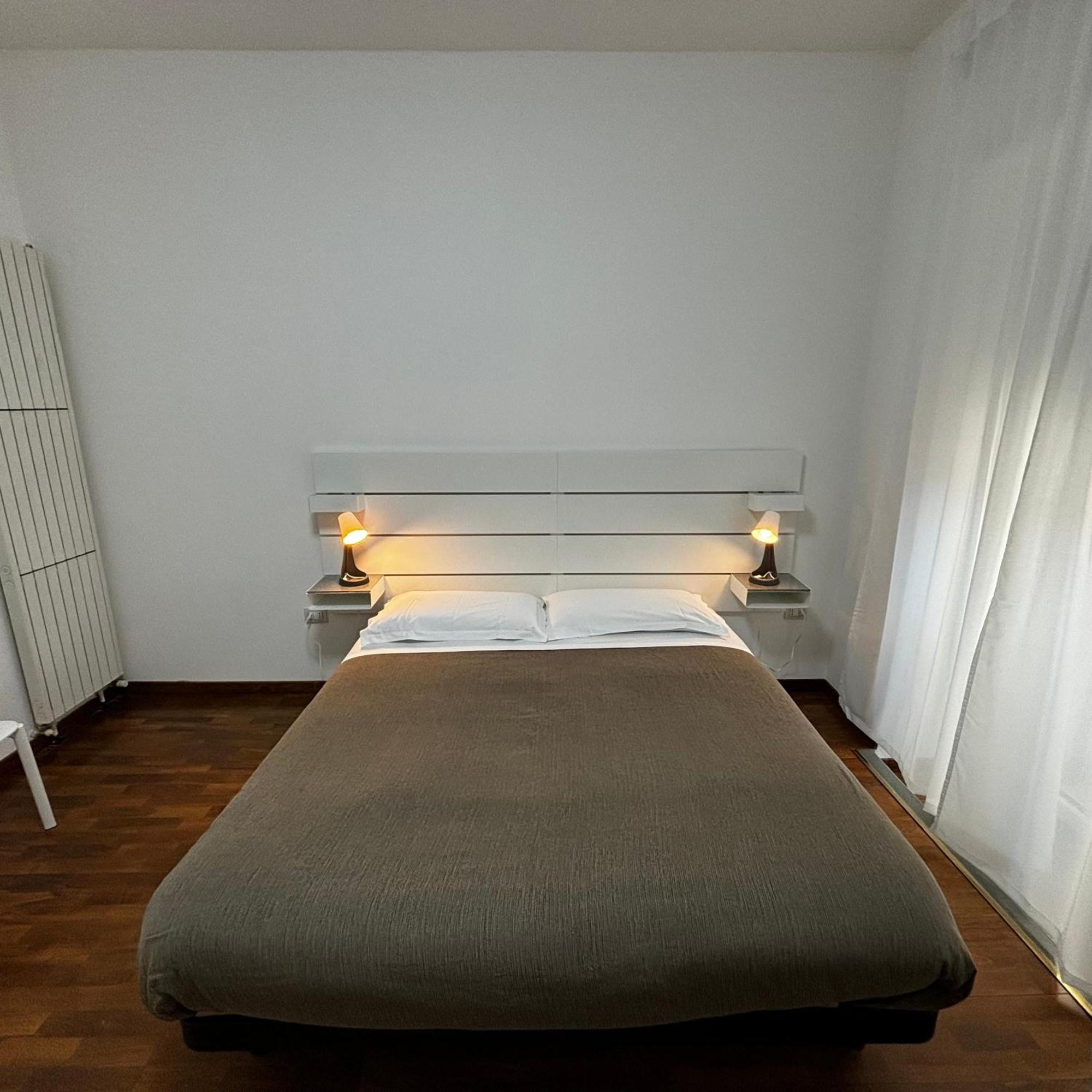 Room & Parking In Centro Citta Con Parcheggio Privato E Wifi Potenza Ngoại thất bức ảnh
