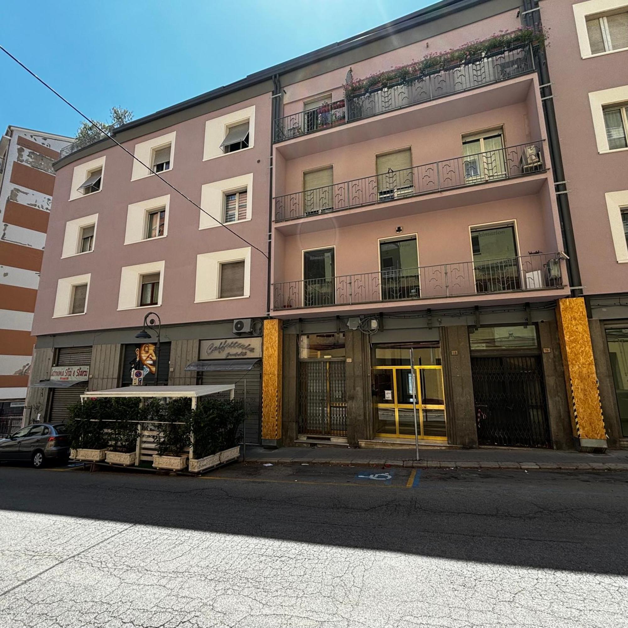 Room & Parking In Centro Citta Con Parcheggio Privato E Wifi Potenza Ngoại thất bức ảnh
