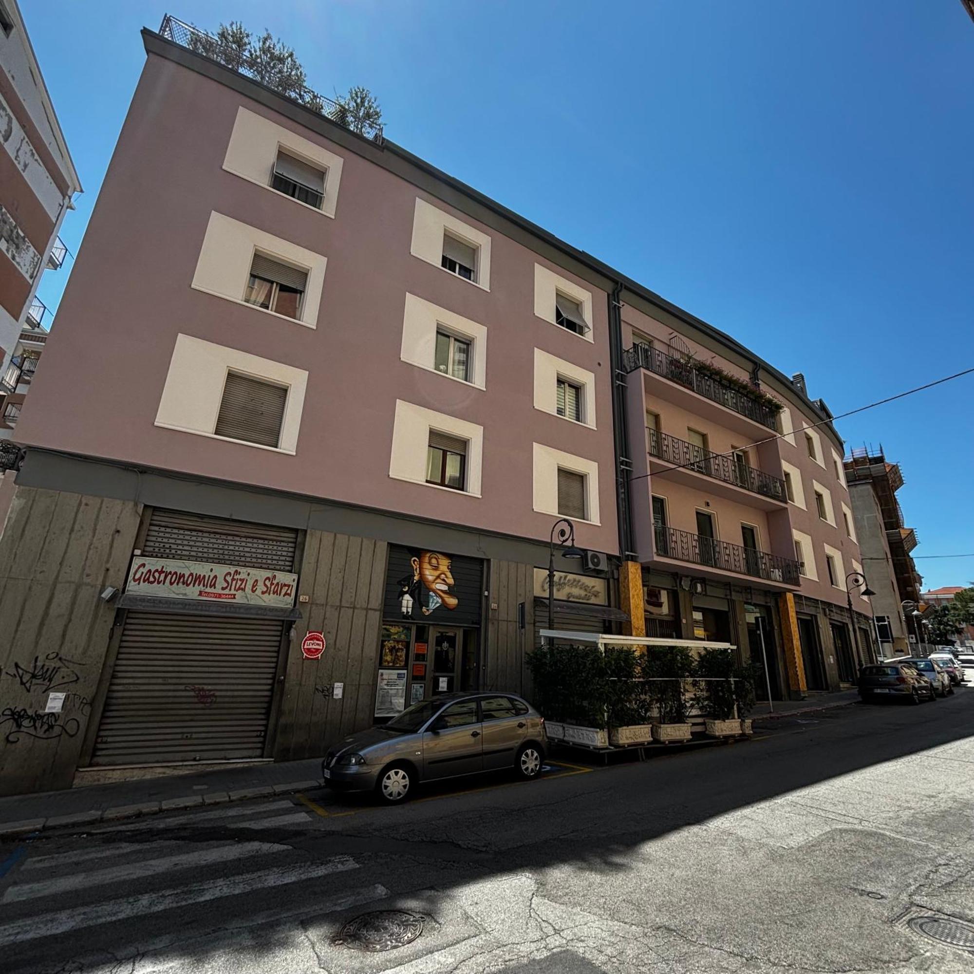 Room & Parking In Centro Citta Con Parcheggio Privato E Wifi Potenza Ngoại thất bức ảnh