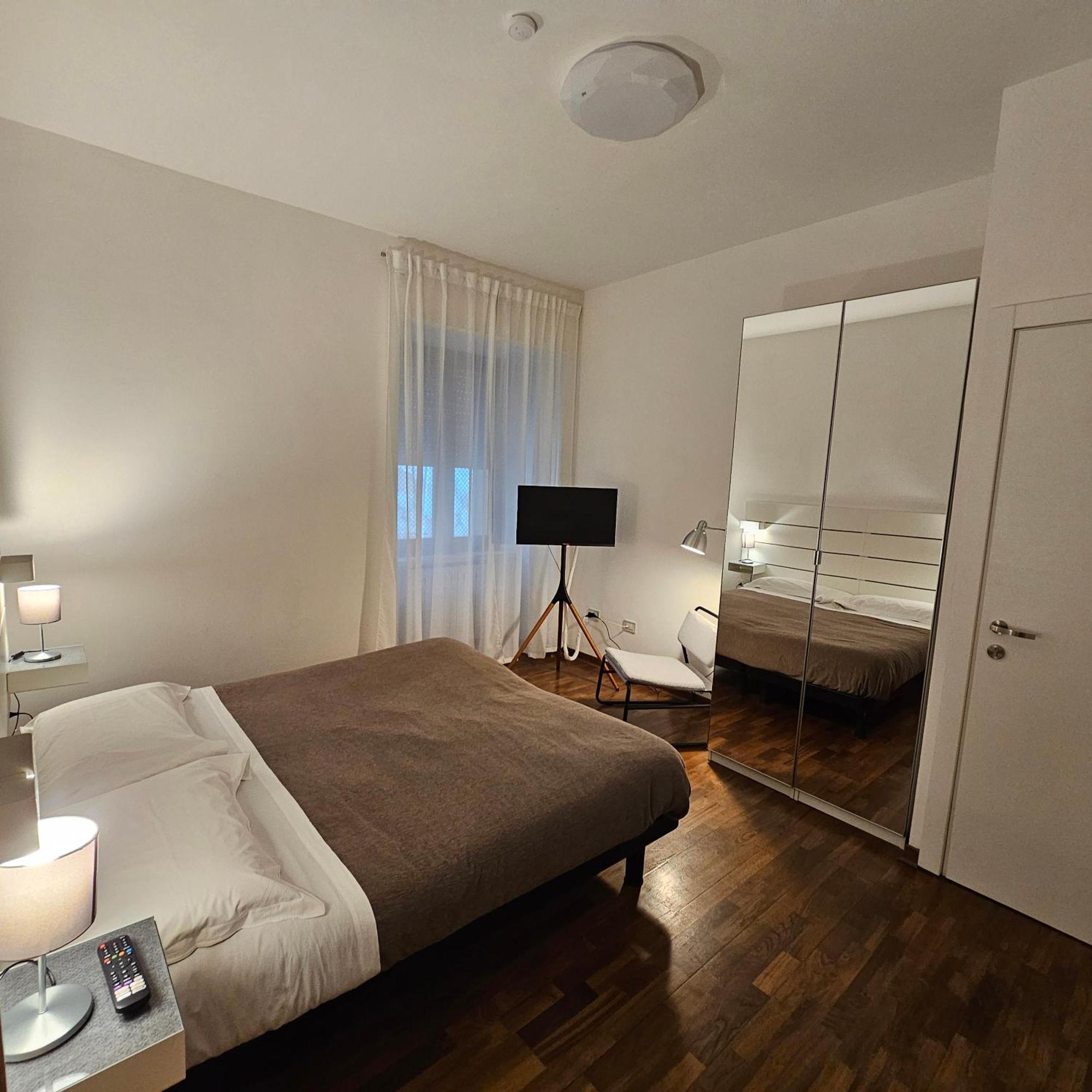 Room & Parking In Centro Citta Con Parcheggio Privato E Wifi Potenza Ngoại thất bức ảnh
