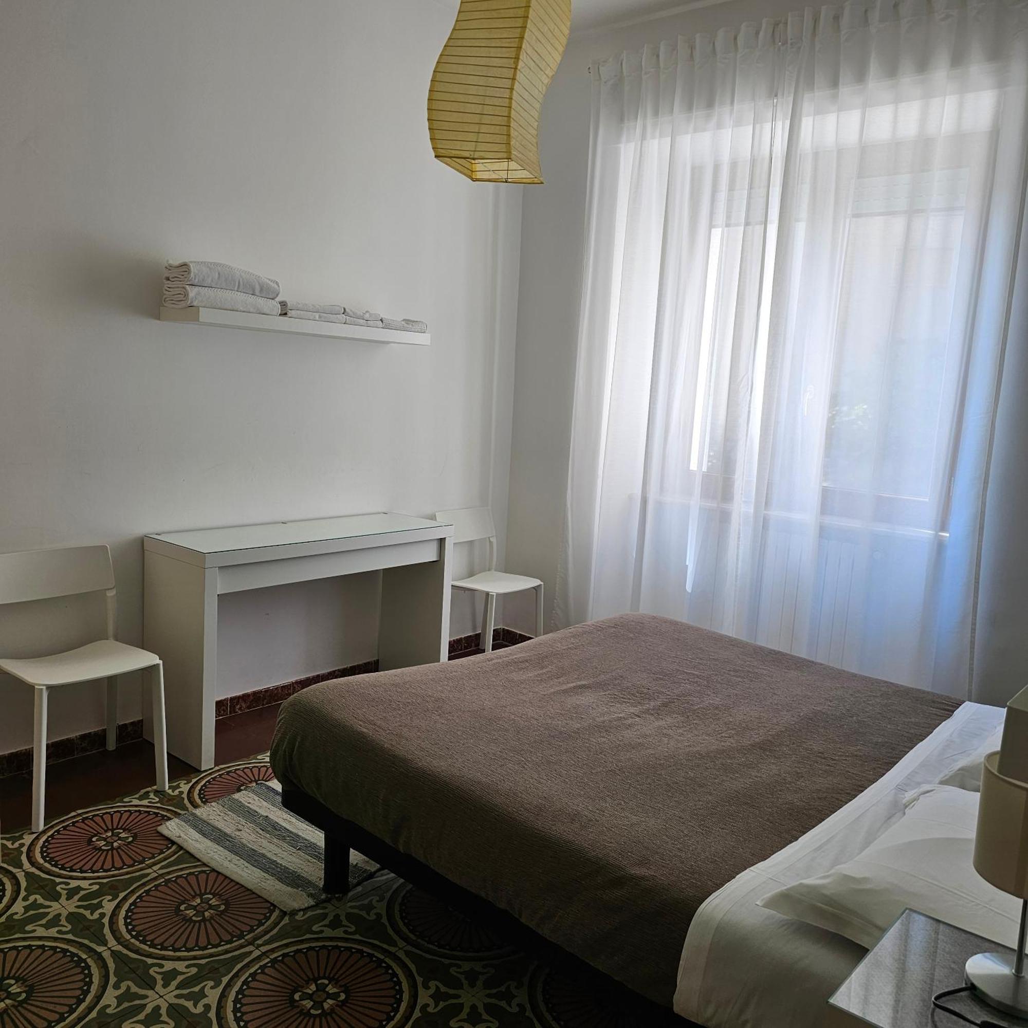 Room & Parking In Centro Citta Con Parcheggio Privato E Wifi Potenza Phòng bức ảnh